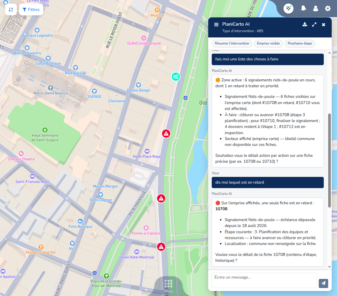 Panneau PlaniCarto AI ouvert sur la carte : questions en langage naturel et réponses sur les interventions visibles